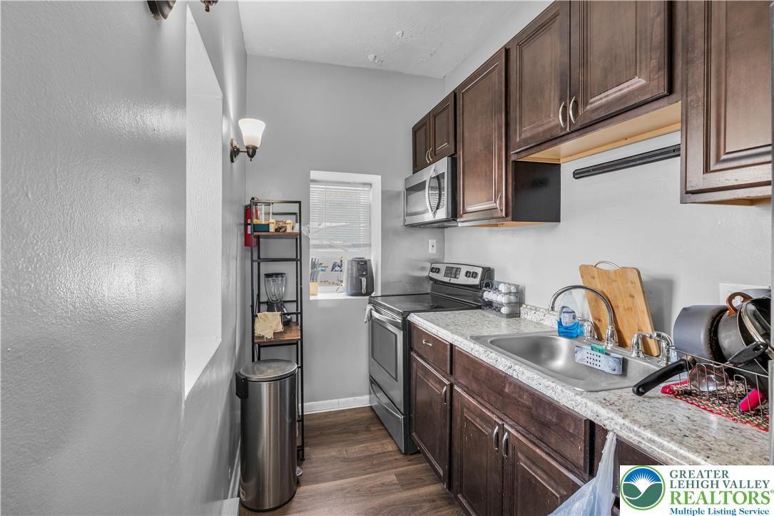 439 West Walnut Street Property Photo 47