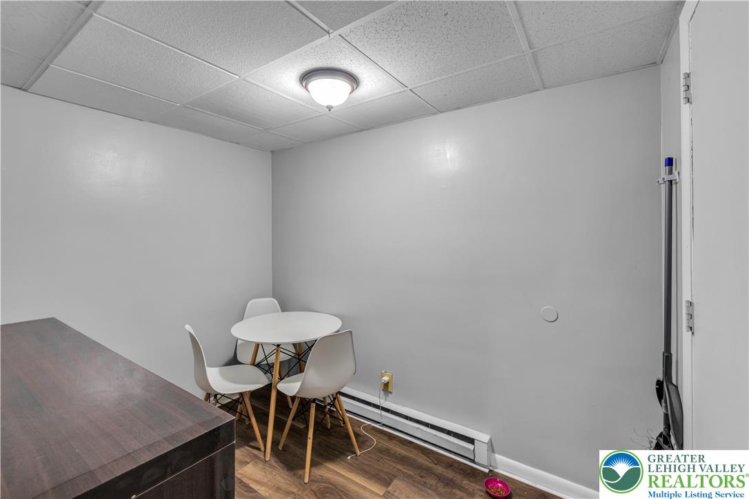 439 West Walnut Street Property Photo 48