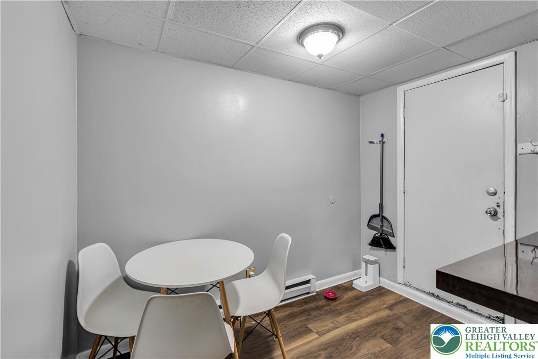 439 West Walnut Street Property Photo 49