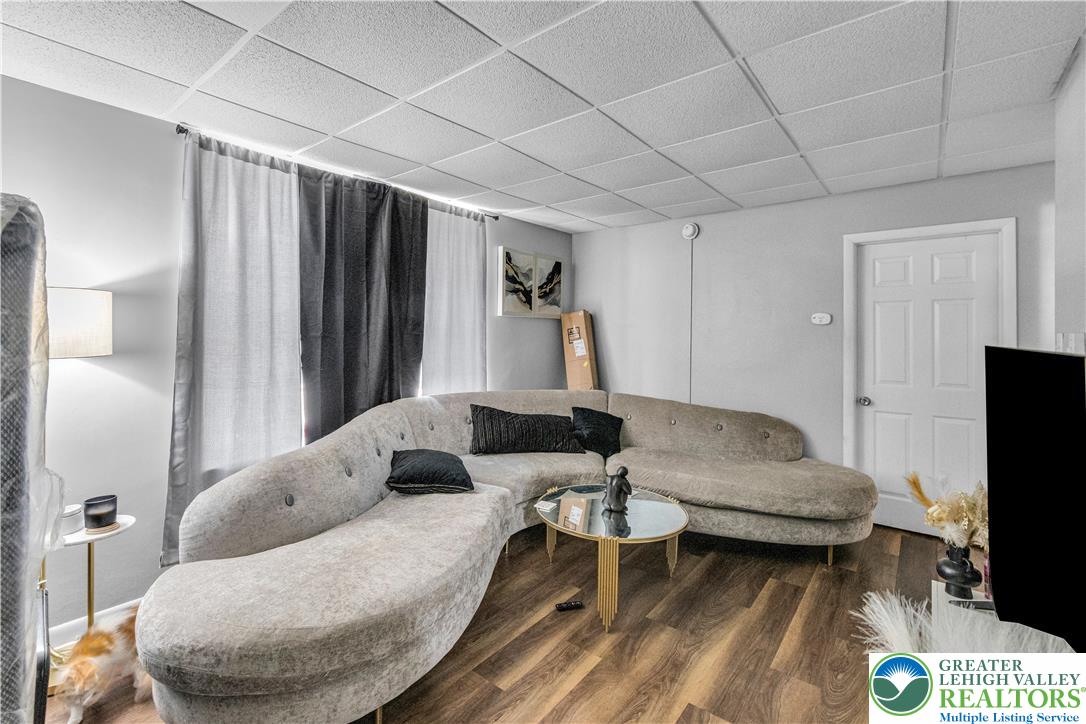 439 West Walnut Street Property Photo 50