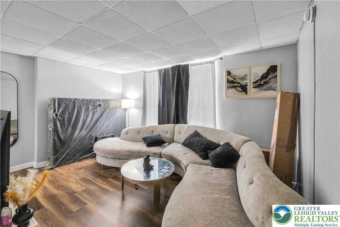 439 West Walnut Street Property Photo 51