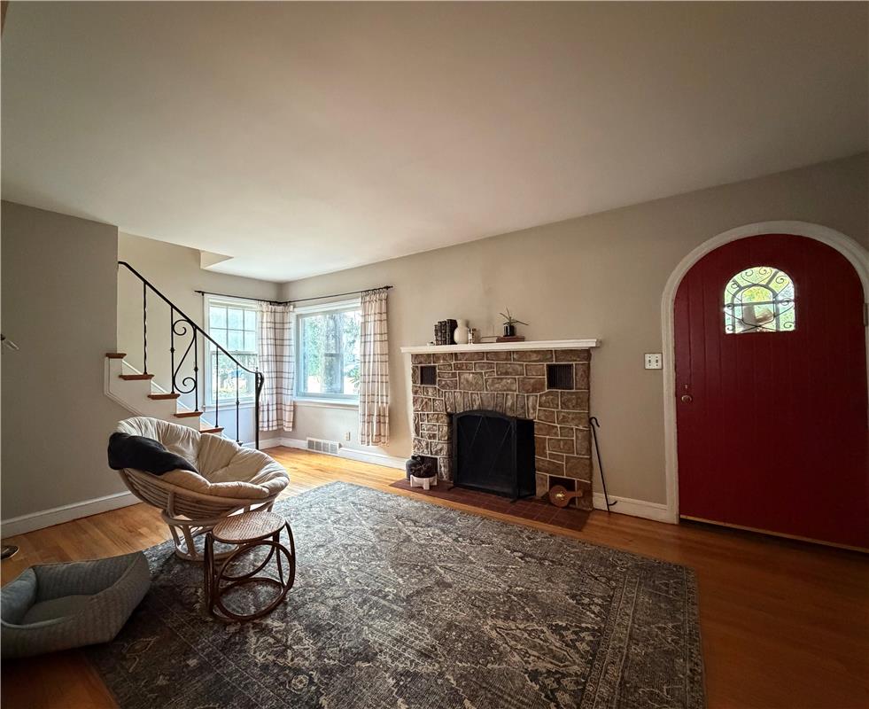 2714 Broad Street Property Photo 2