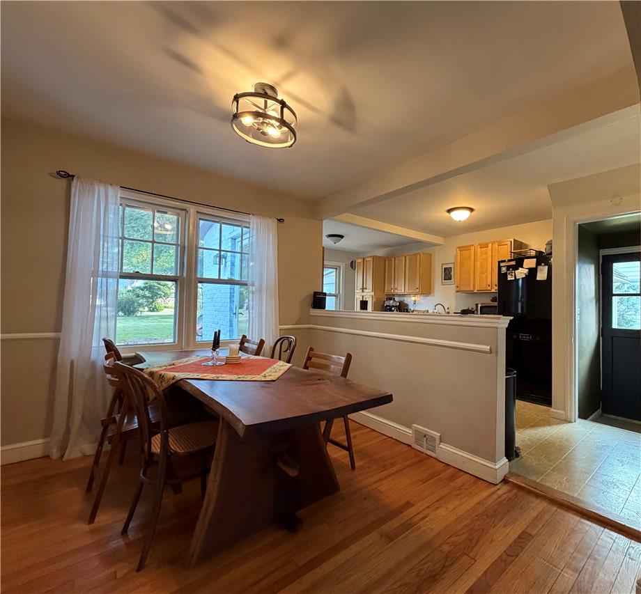 2714 Broad Street Property Photo 4