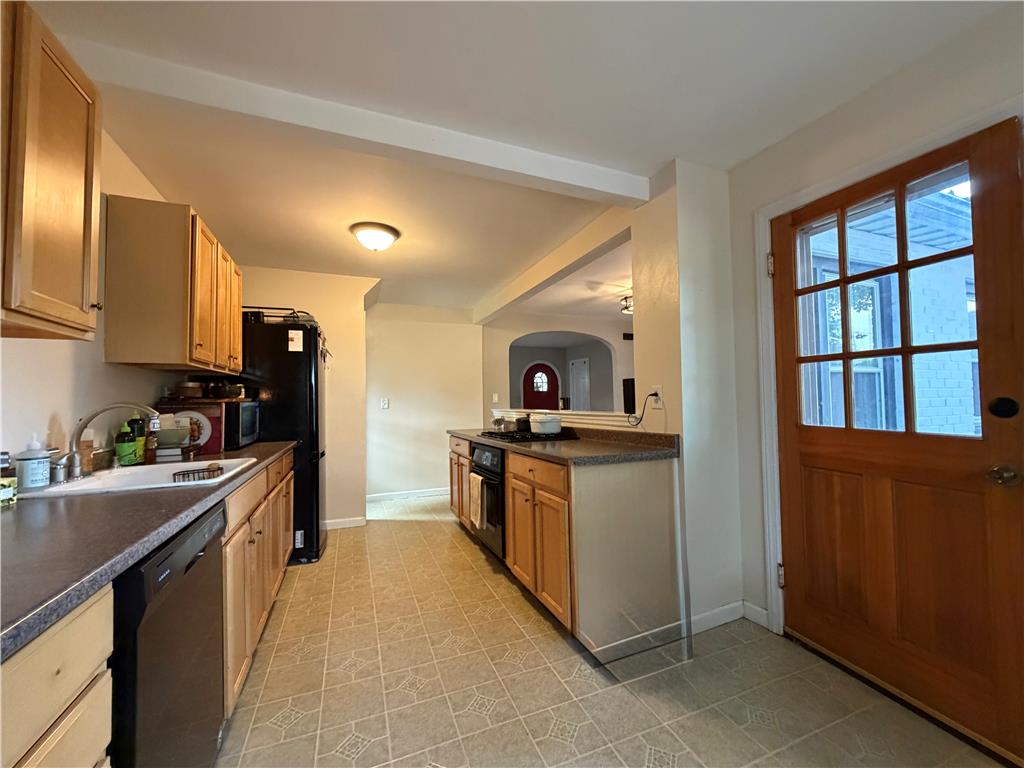 2714 Broad Street Property Photo 5