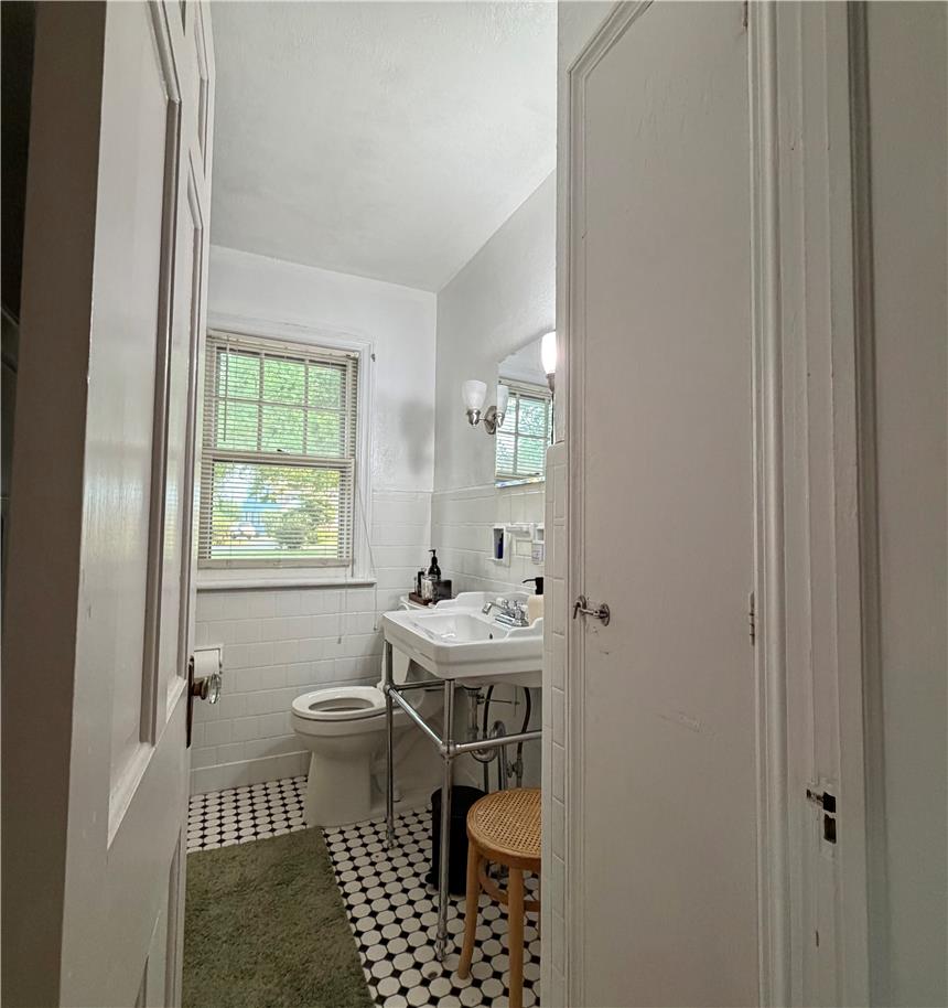2714 Broad Street Property Photo 7