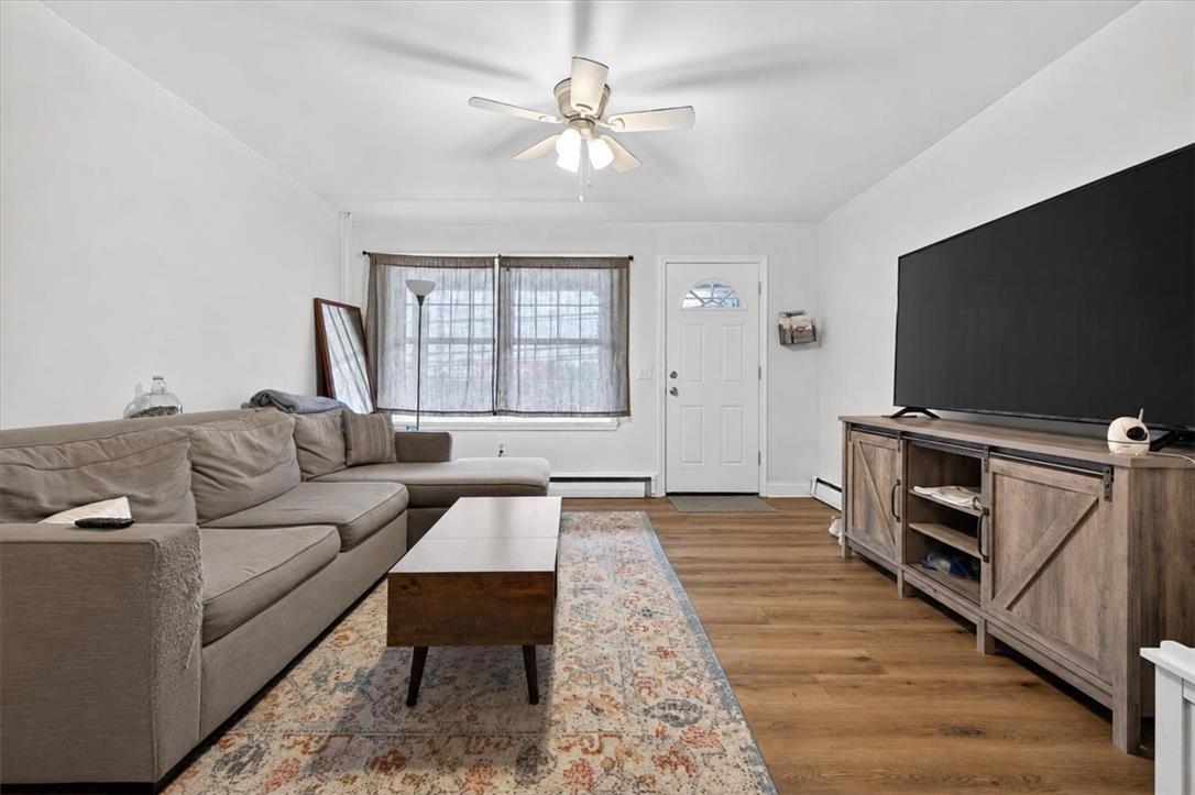 1025 Main Street Property Photo 5
