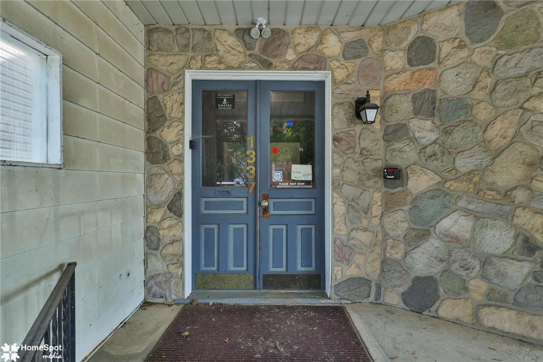 1337 Washington Street Property Photo 2