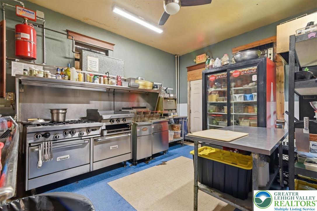 10 Lehigh Street Property Photo 19