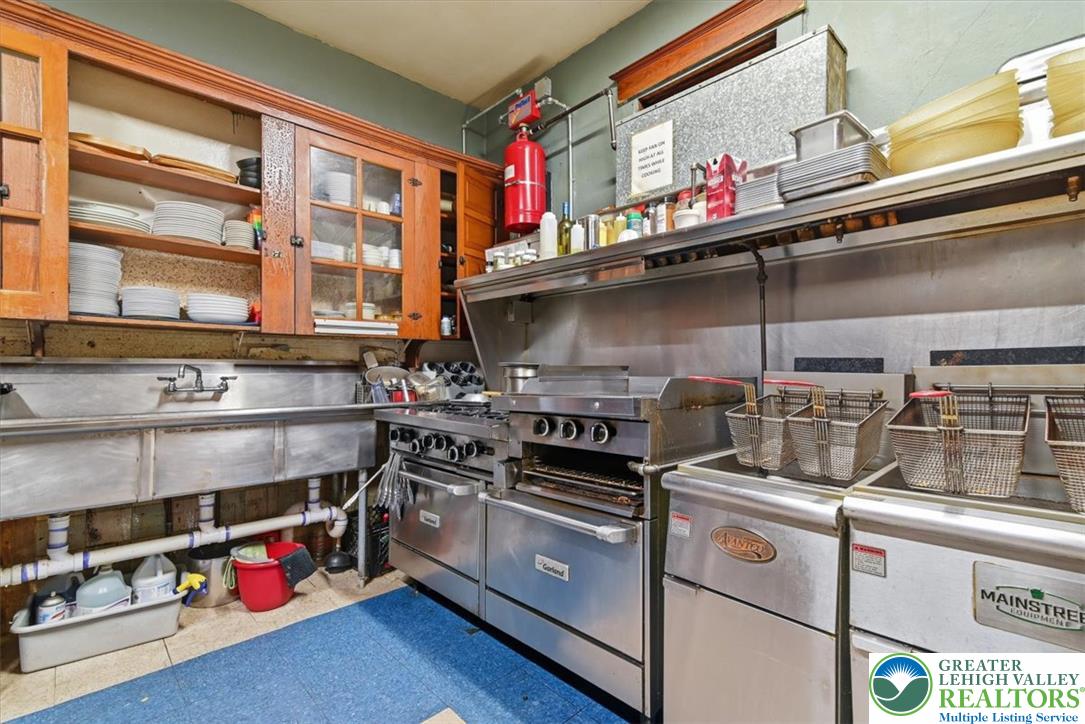 10 Lehigh Street Property Photo 21