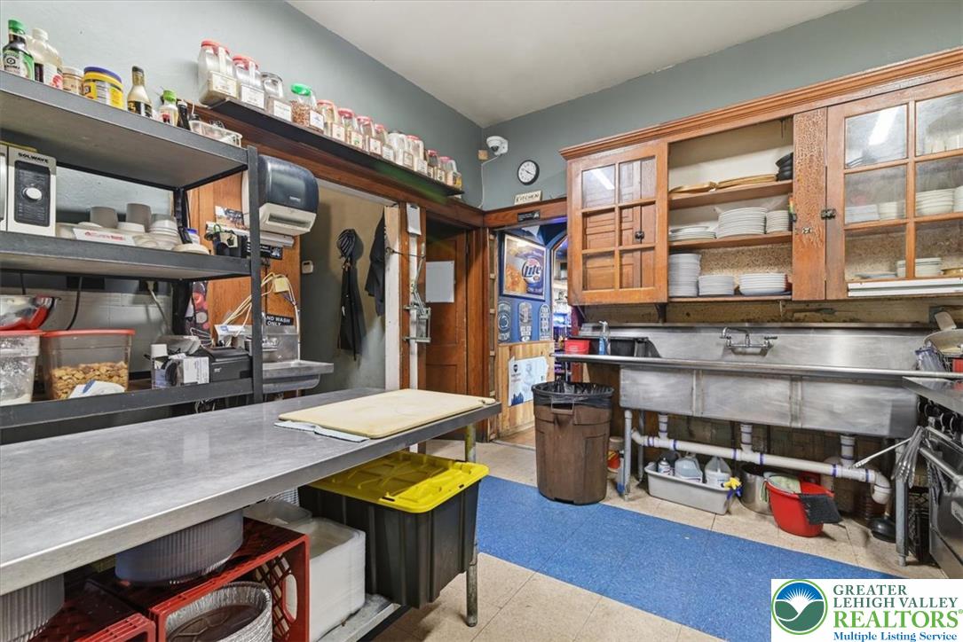 10 Lehigh Street Property Photo 22