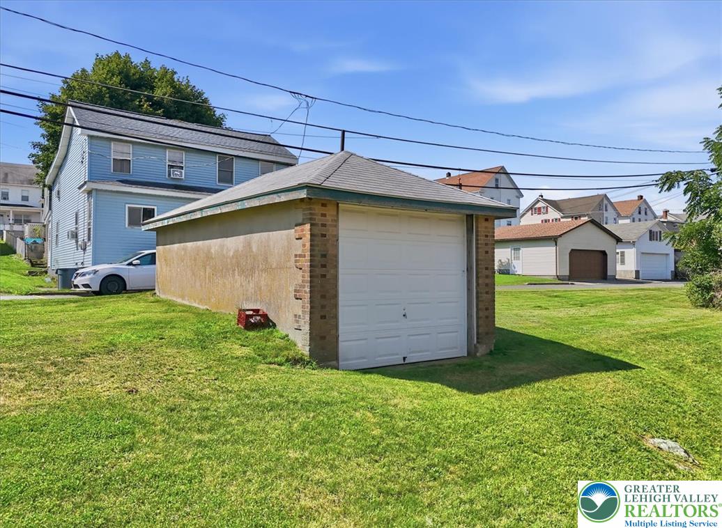 10 Lehigh Street Property Photo 32