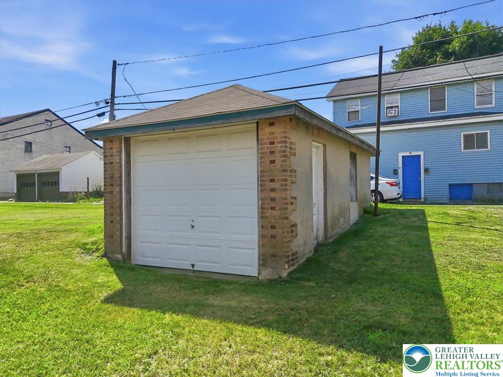 10 Lehigh Street Property Photo 33