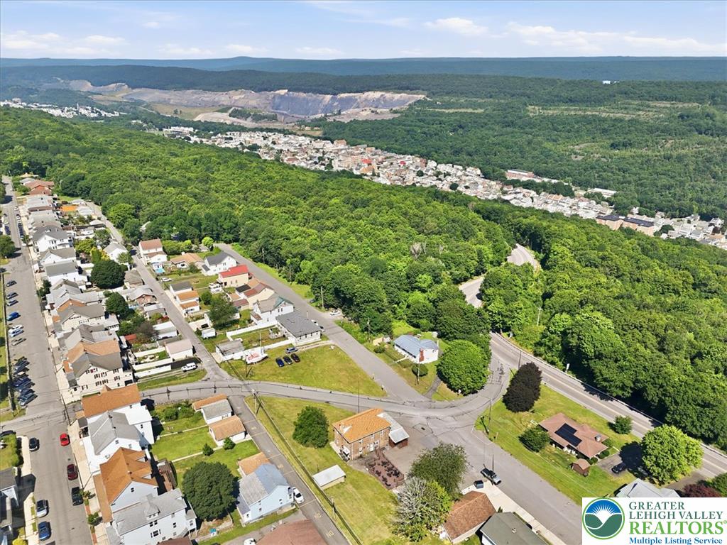 10 Lehigh Street Property Photo 41