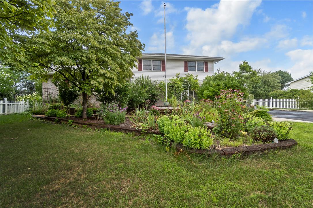 4279 Hilltop Place Property Photo 5