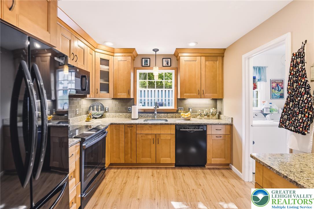 124 Brookfield Drive Property Photo 3