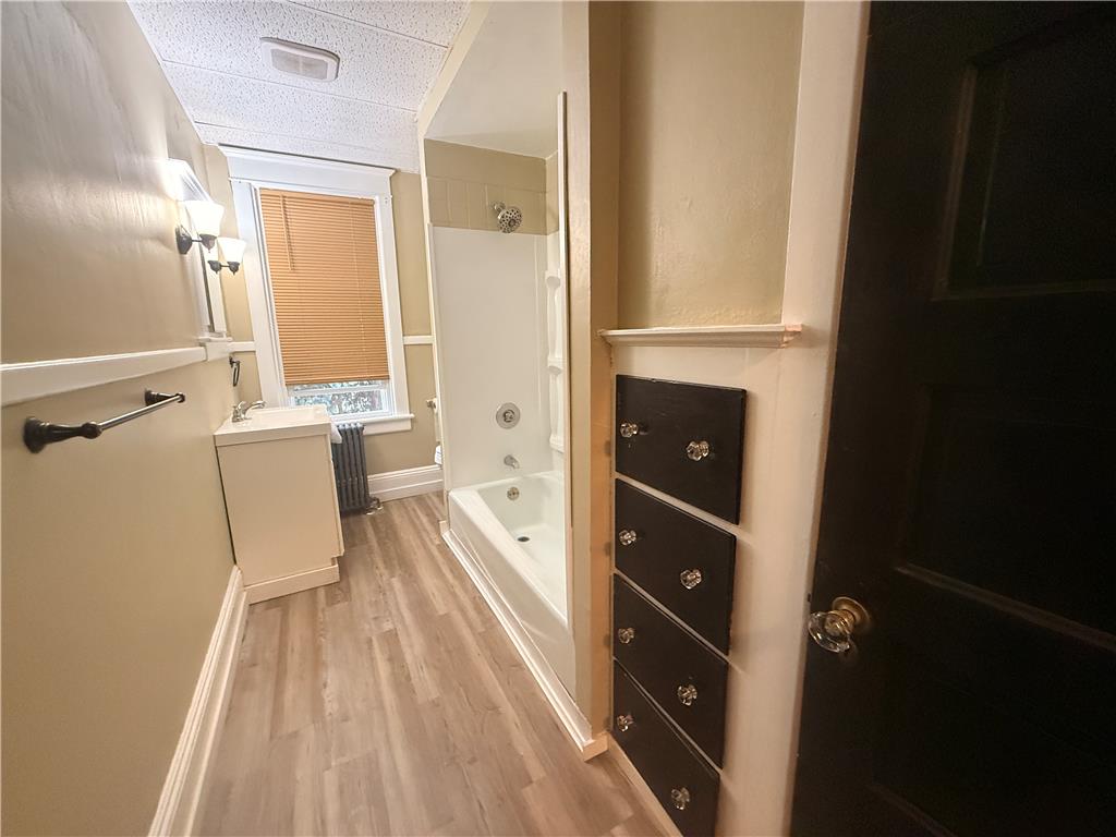 943 Center Street 2 Property Photo 7