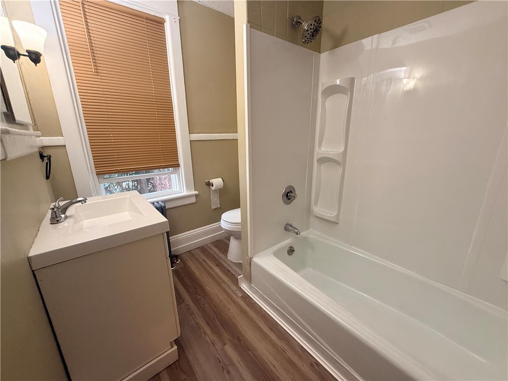 943 Center Street 2 Property Photo 8