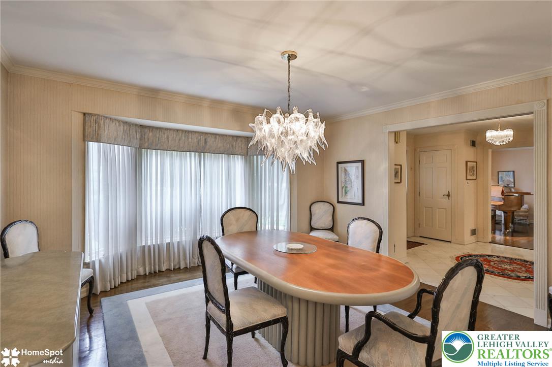 926 North Arch Street Property Photo 10