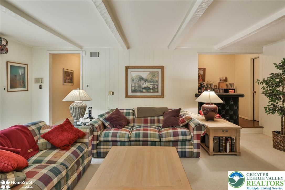 926 North Arch Street Property Photo 27
