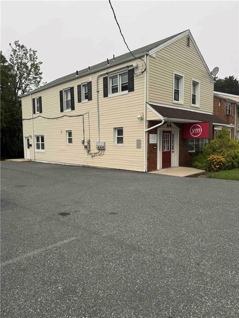 1737 Schoenersville Road Property Photo 1