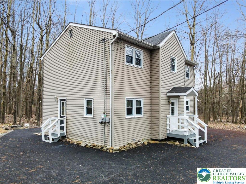 400 Cedar Drive Property Photo 6