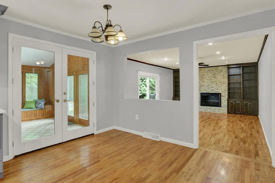 214 Burrell Boulevard Property Photo 15