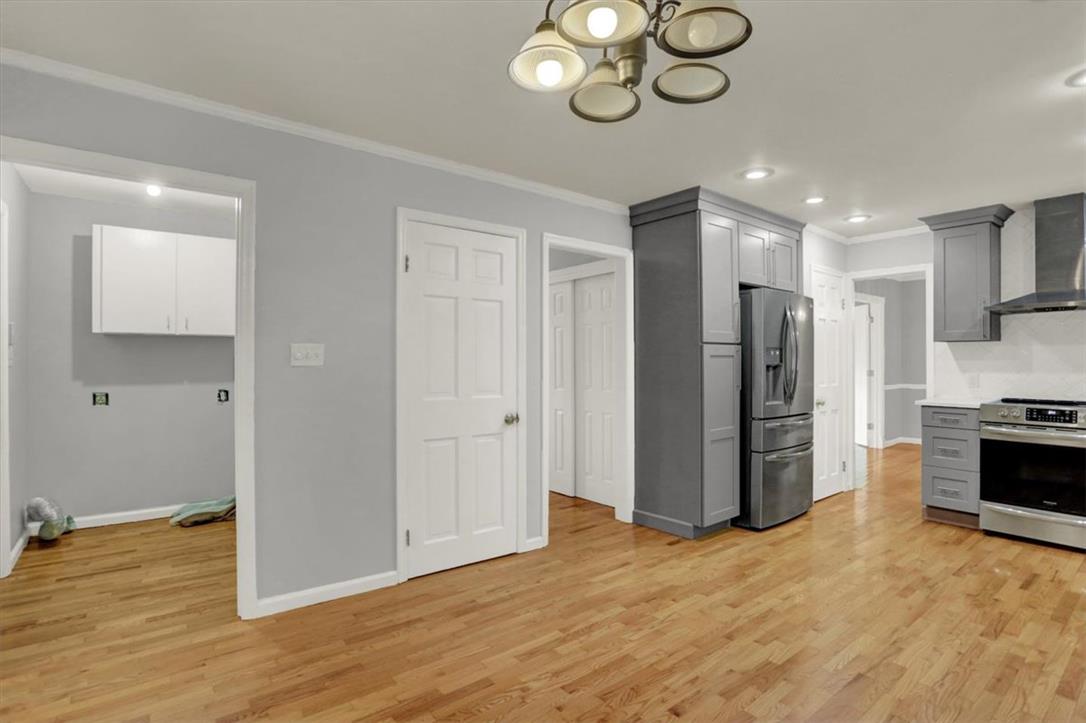 214 Burrell Boulevard Property Photo 16