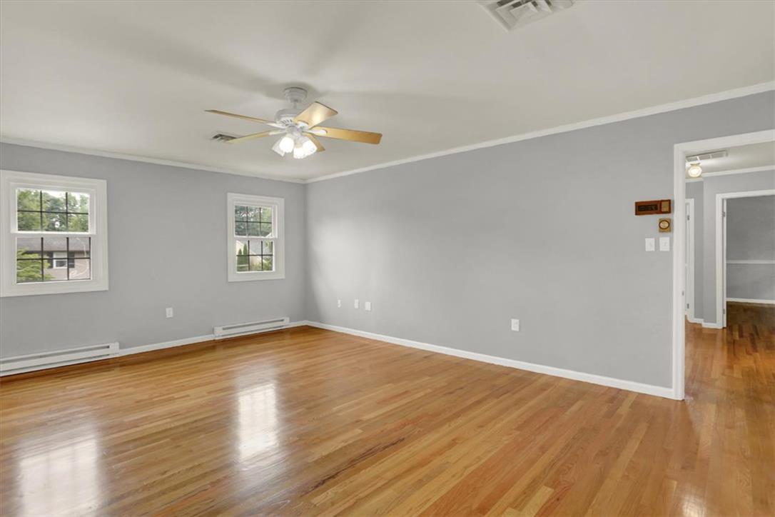 214 Burrell Boulevard Property Photo 26