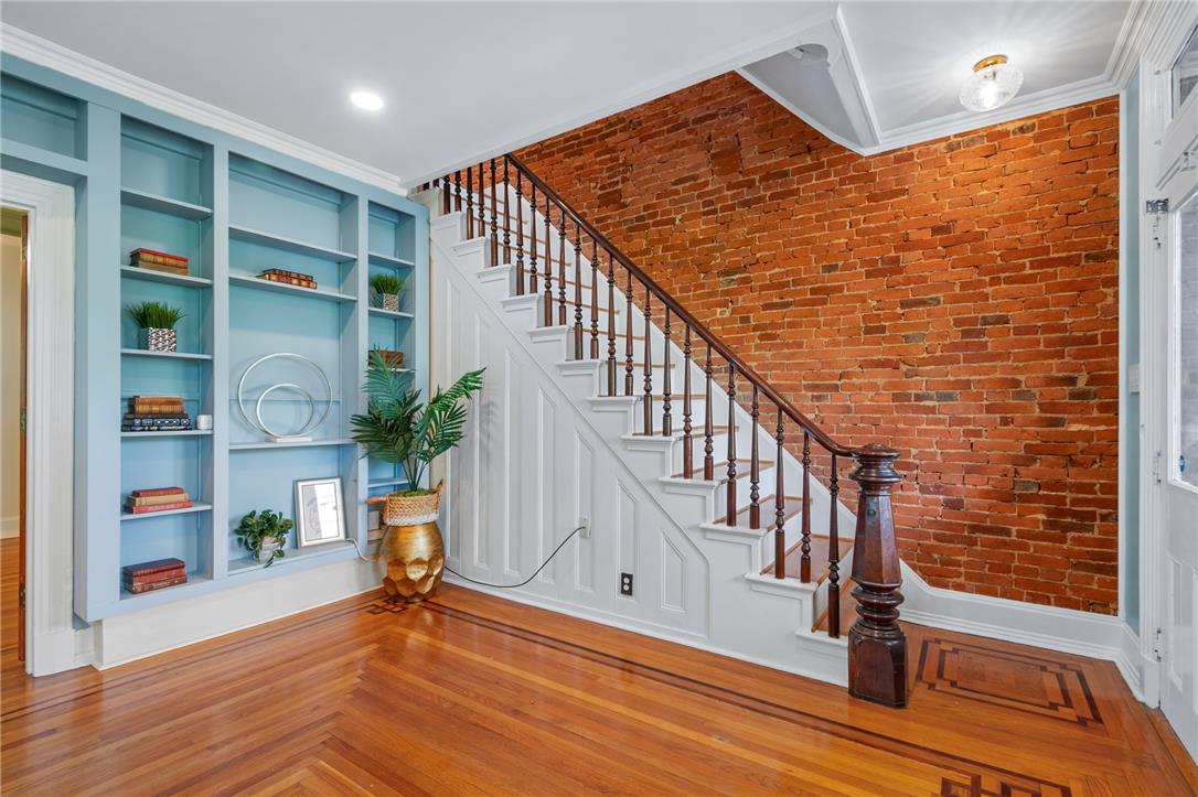 3552 Broadway Property Photo 5