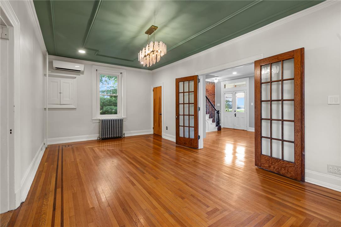 3552 Broadway Property Photo 9
