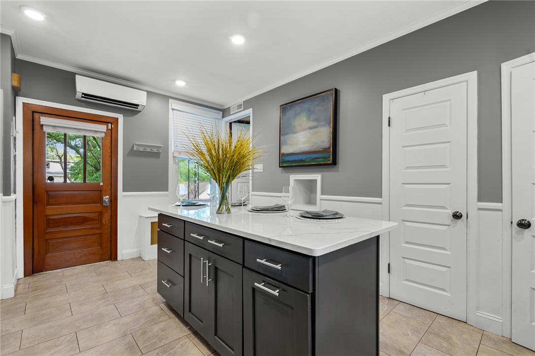 3552 Broadway Property Photo 15