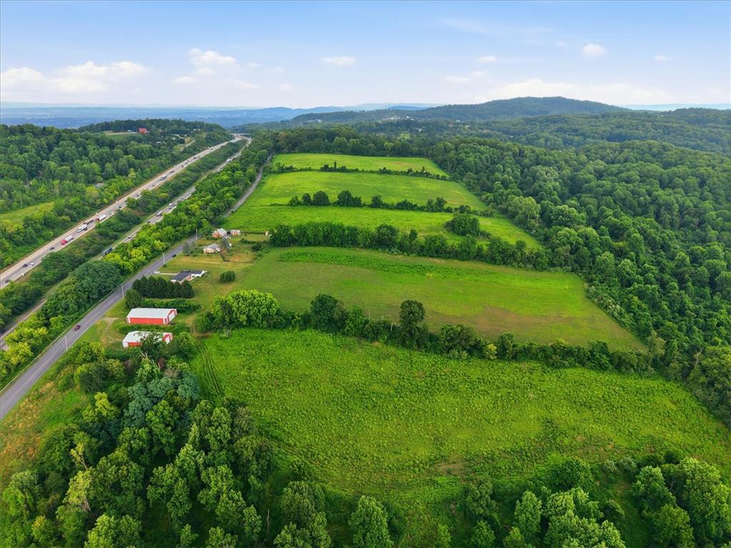 4065 Country Side Lane Property Photo 3