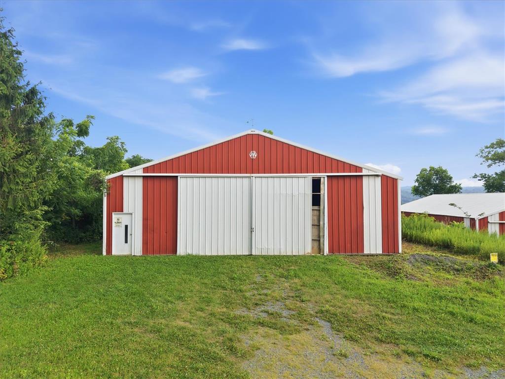 4065 Country Side Lane Property Photo 9