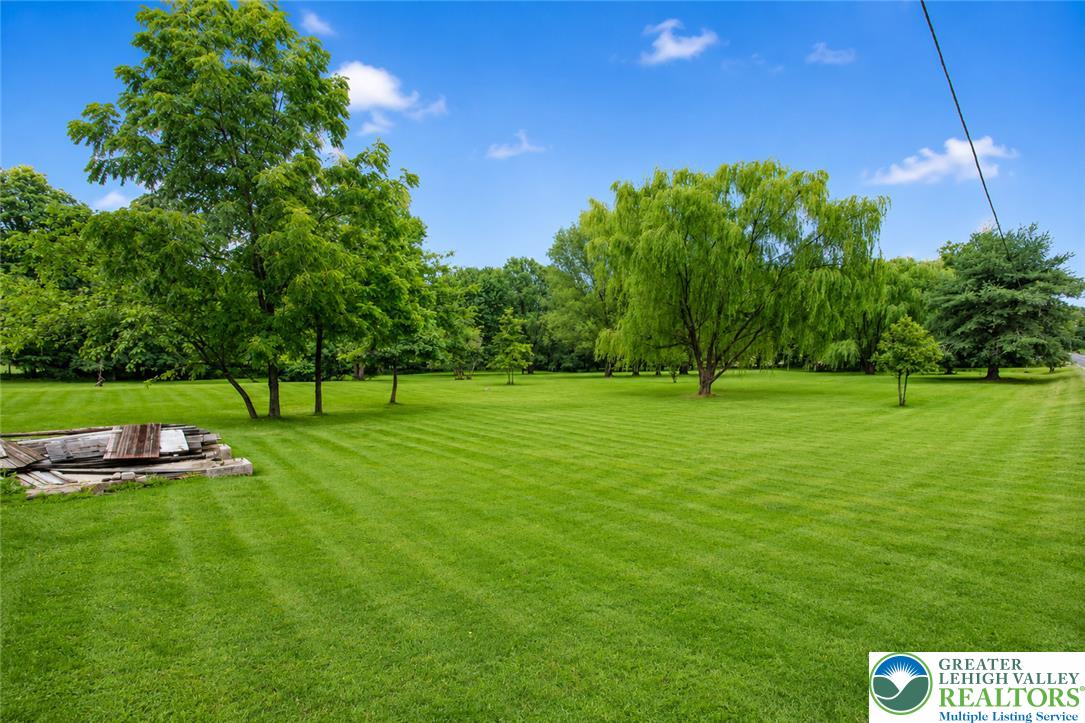 1294 Seifert Road Property Photo 12