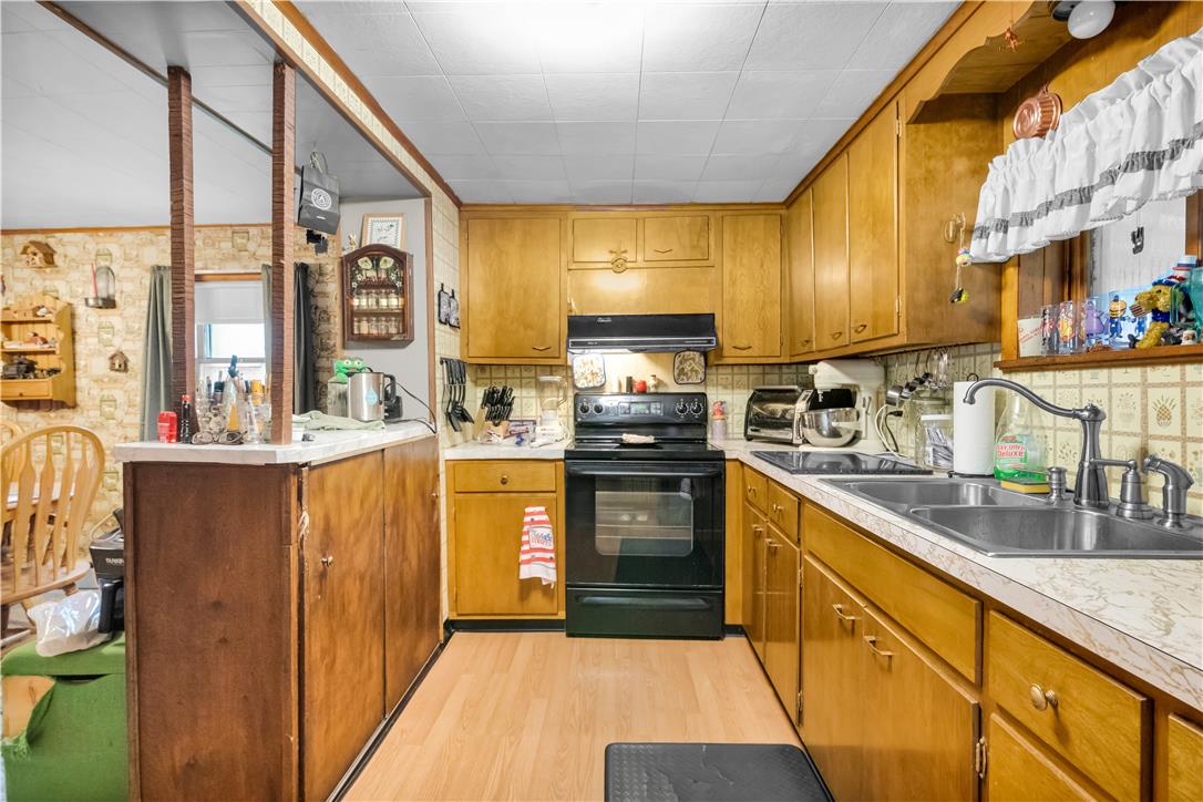 1294 Seifert Road Property Photo 14