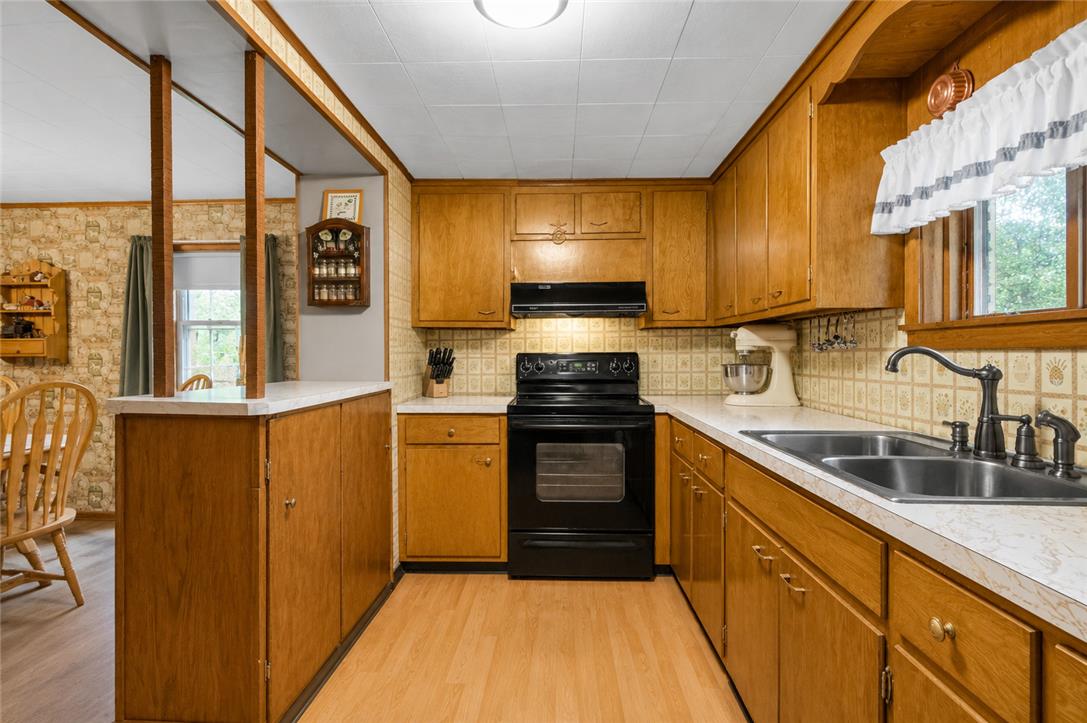 1294 Seifert Road Property Photo 15