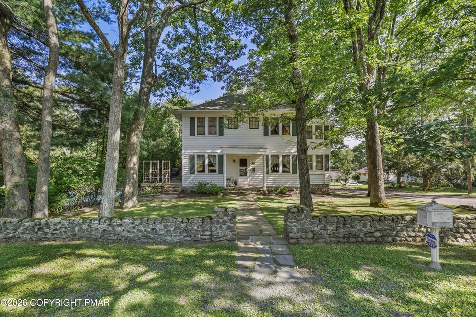 55 Center Avenue Property Photo 1