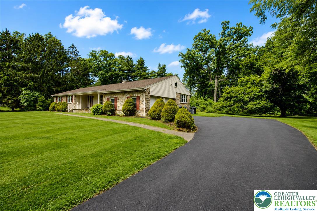 1000 Wedgewood Road Property Photo 3