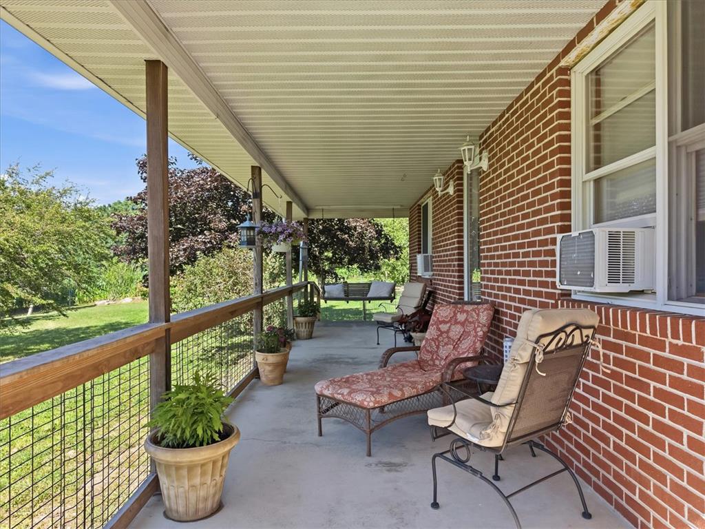 163 Mulberry Lane Property Photo 3