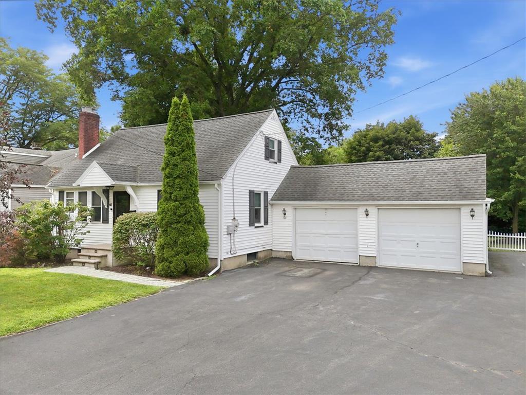 467 8th Street Property Photo 2