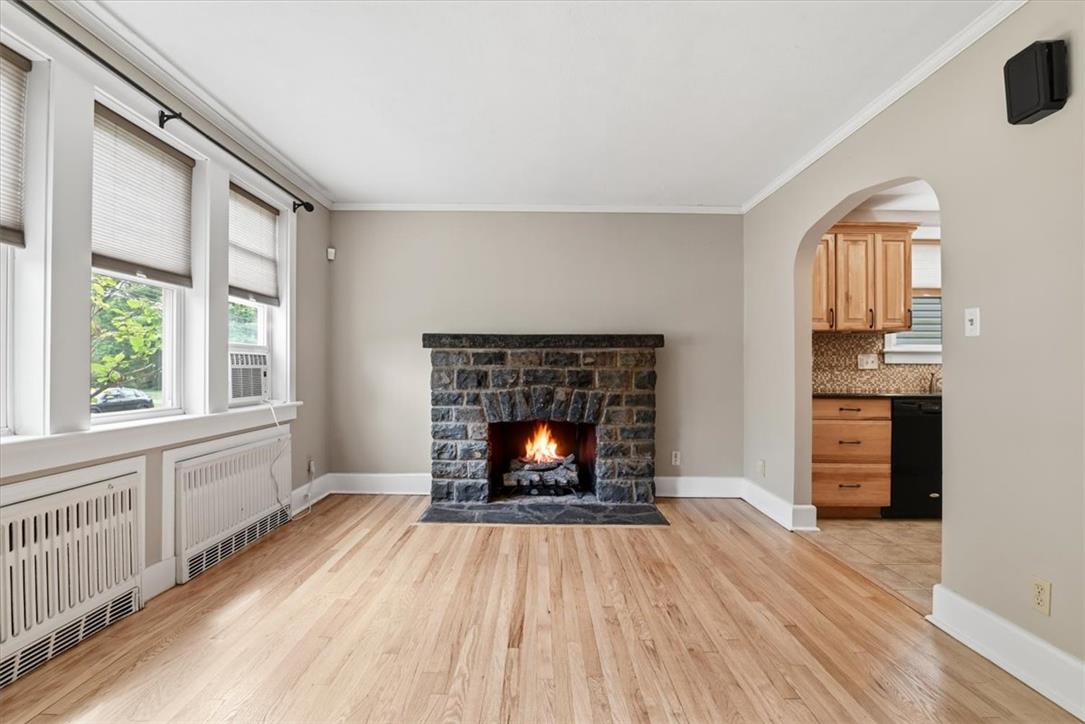 467 8th Street Property Photo 6