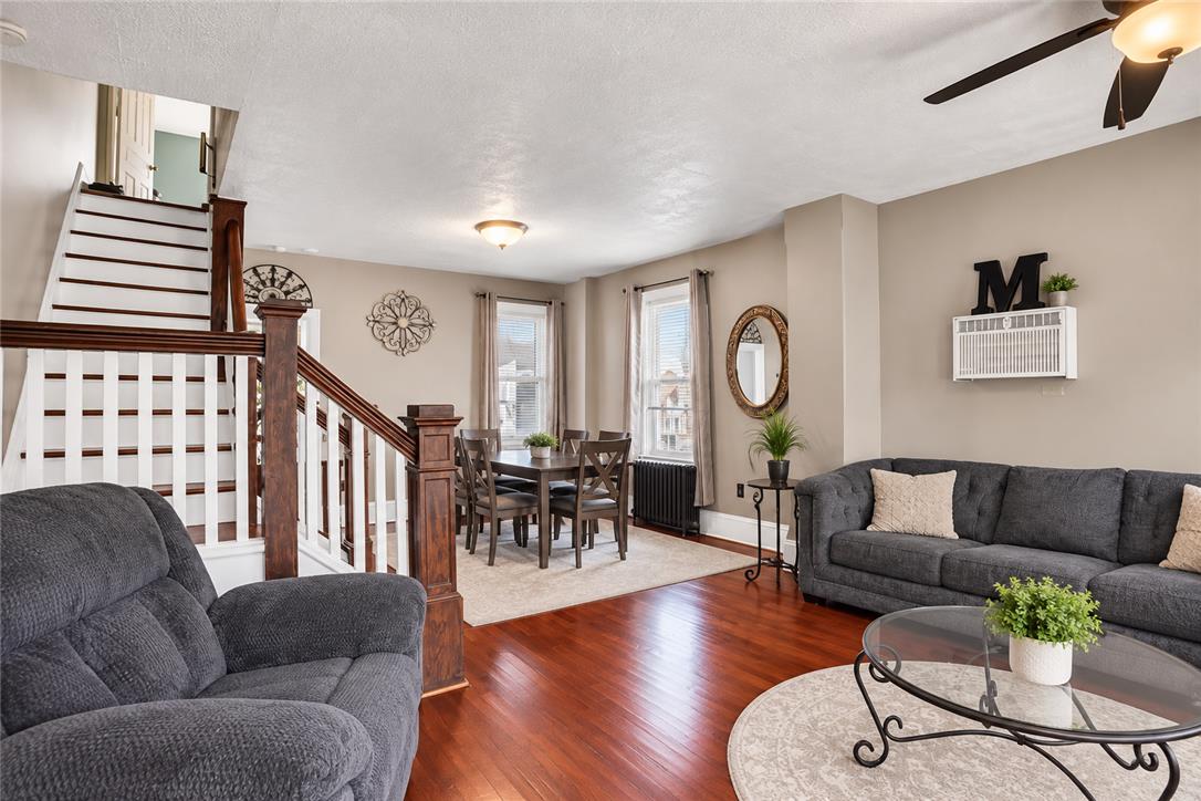 1335 Center Street Property Photo 6