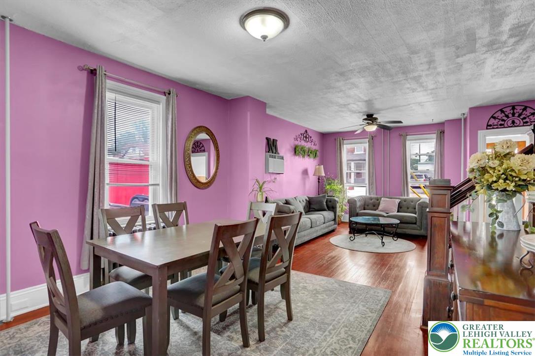 1335 Center Street Property Photo 10