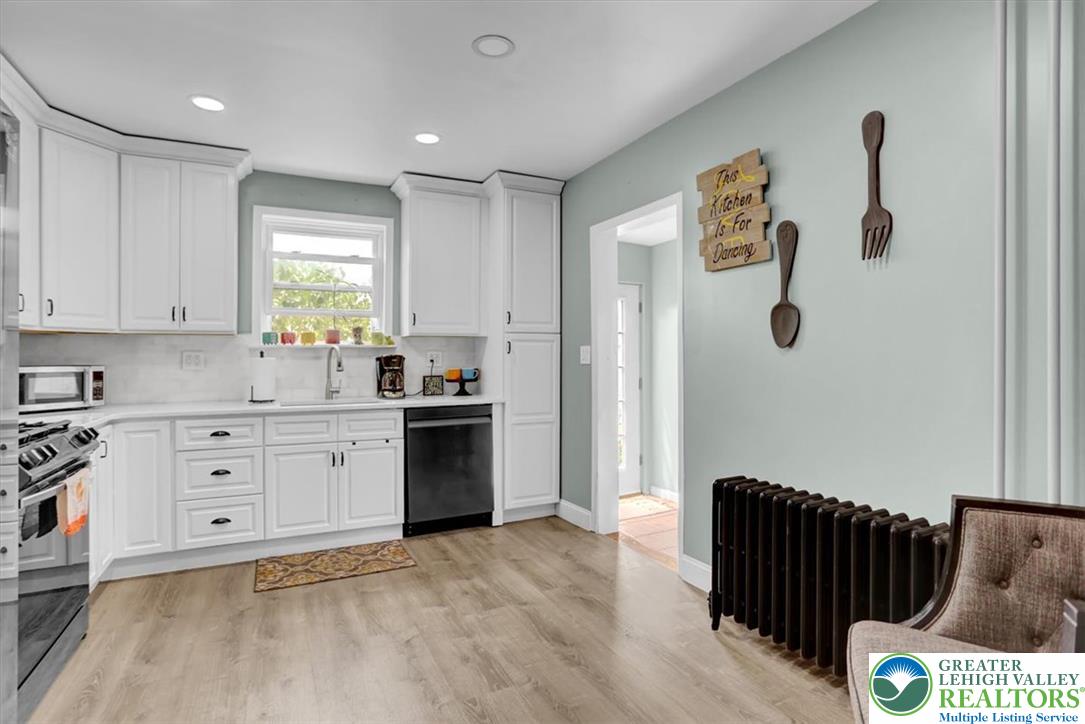 1335 Center Street Property Photo 11