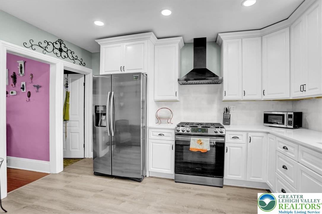 1335 Center Street Property Photo 12