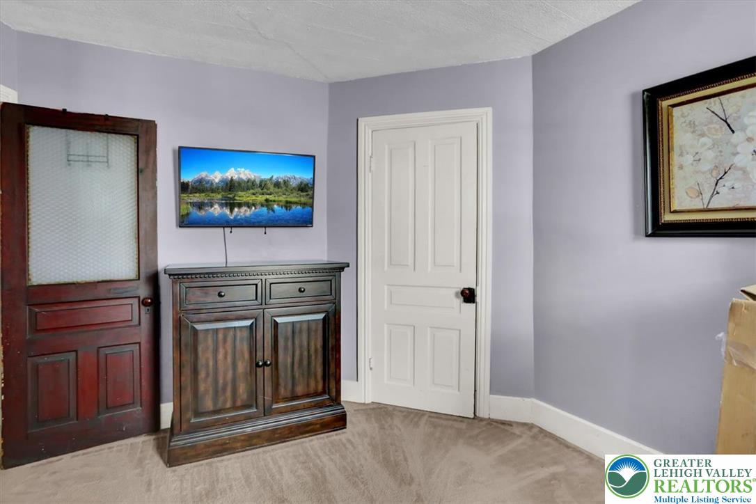 1335 Center Street Property Photo 20