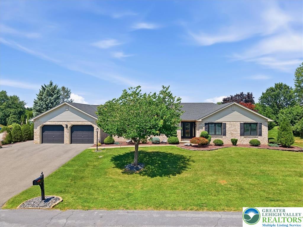 4652 Willow Lane Property Photo 1