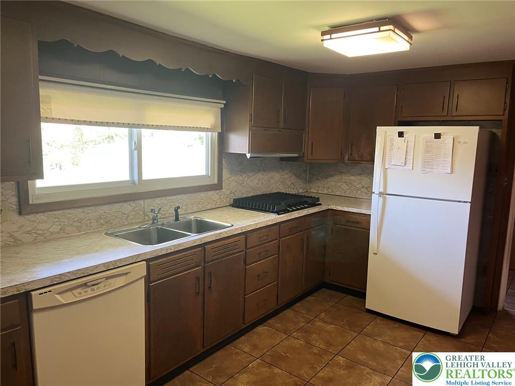 259 8th Avenue Property Photo 4