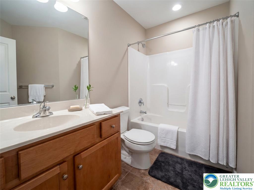 850 Fieldstone Trail 70 Property Photo 12