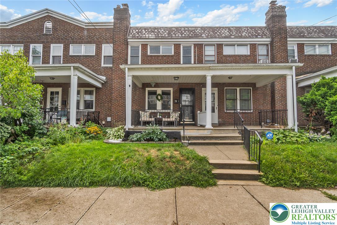 719 Spring Street Property Photo 1